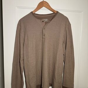 UNTUCKit Men's Long Sleeve Henley in Brown